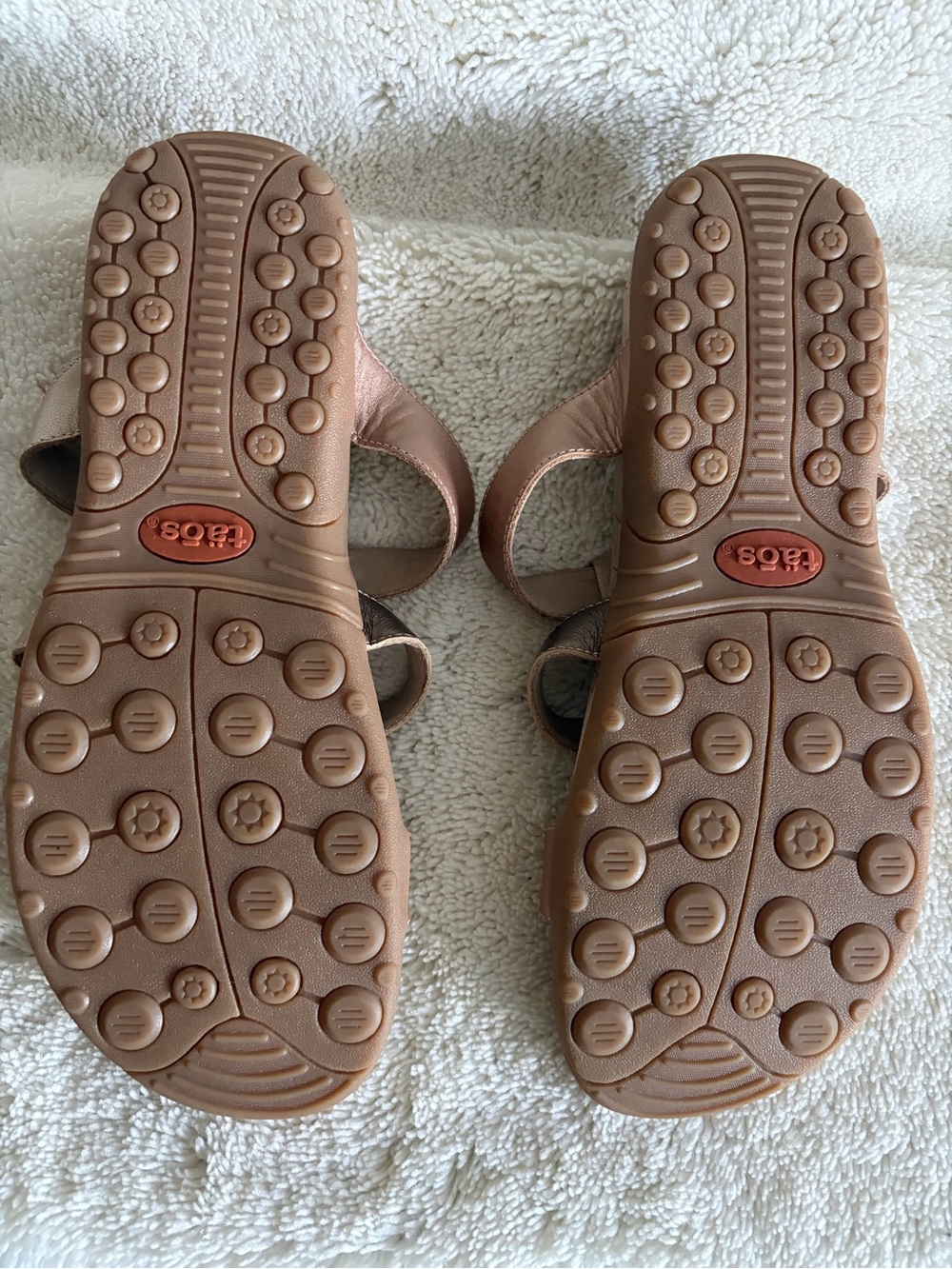 Taos Footwear Metallic Rose and Bronze Triple-Strap Slide Sandals - Picture 5 of 6